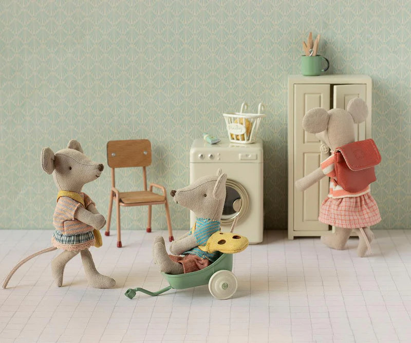 Maileg Little Sister Mouse With Yellow Bag