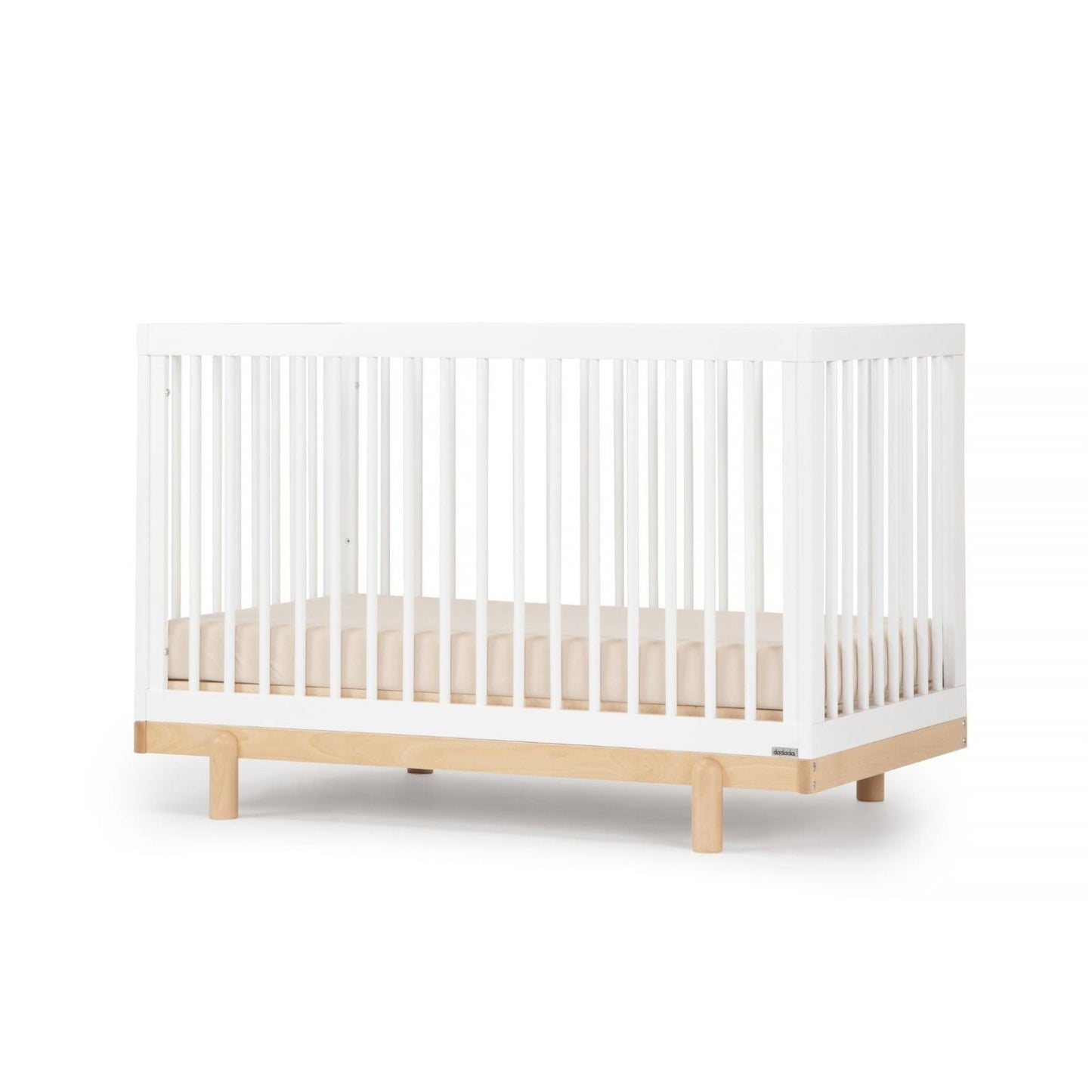 Dadada Bliss 4-in-1 Convertible Crib - White / Natural
