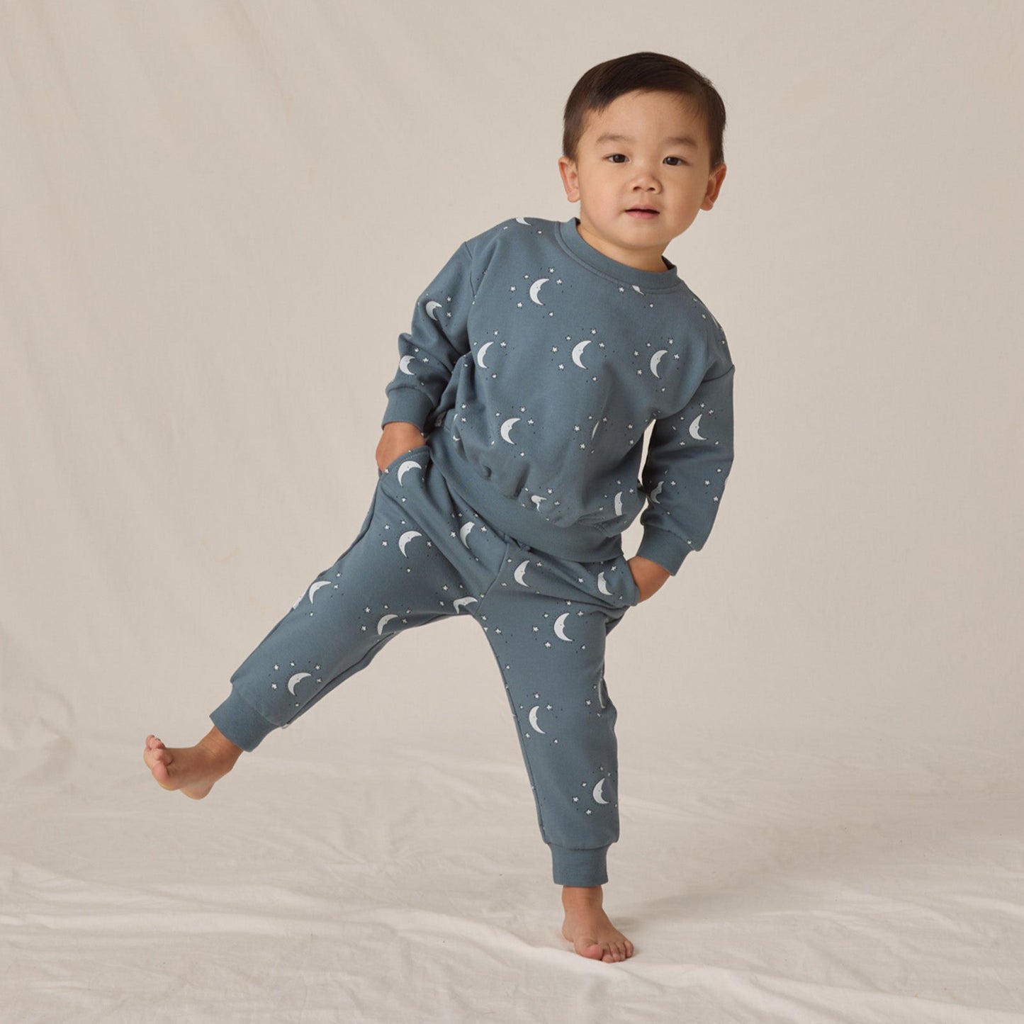 Quincy Mae Relaxed Fleece Sweatpant - Silver Moons