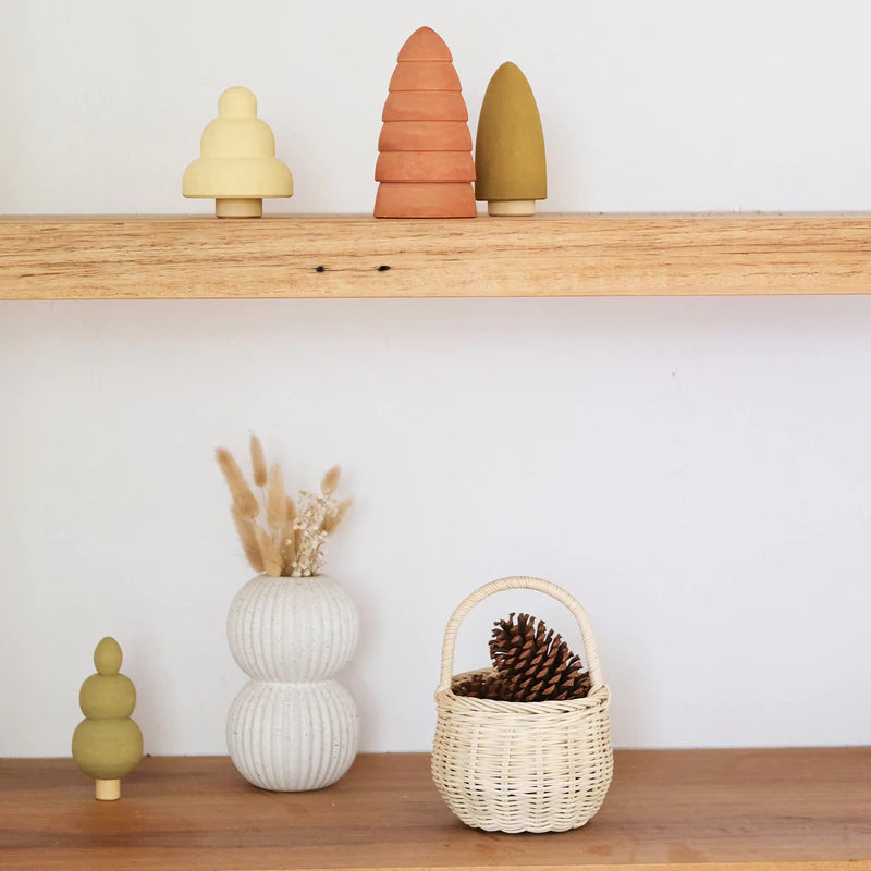 Olli Ella Berry Basket with pinecones - Straw