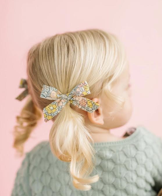 Modern Piggy Bows: The Cutest Accessory for Your Little's Hair!