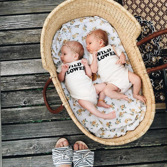 Two to Kiss, Two to Love: Twin Love