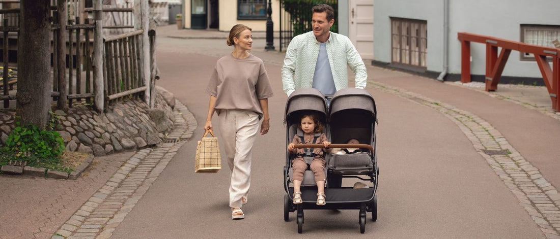 Sharing Strollers How To Select a Double Stroller: Side-by-Side vs. Tandem – The Baby Cubby