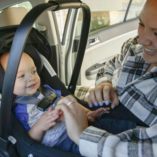 Video: The Bugaboo Turtle Air by Nuna Car Seat on The Go