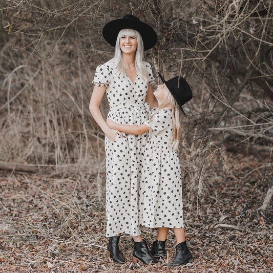 Darling Deals and Holiday Steals