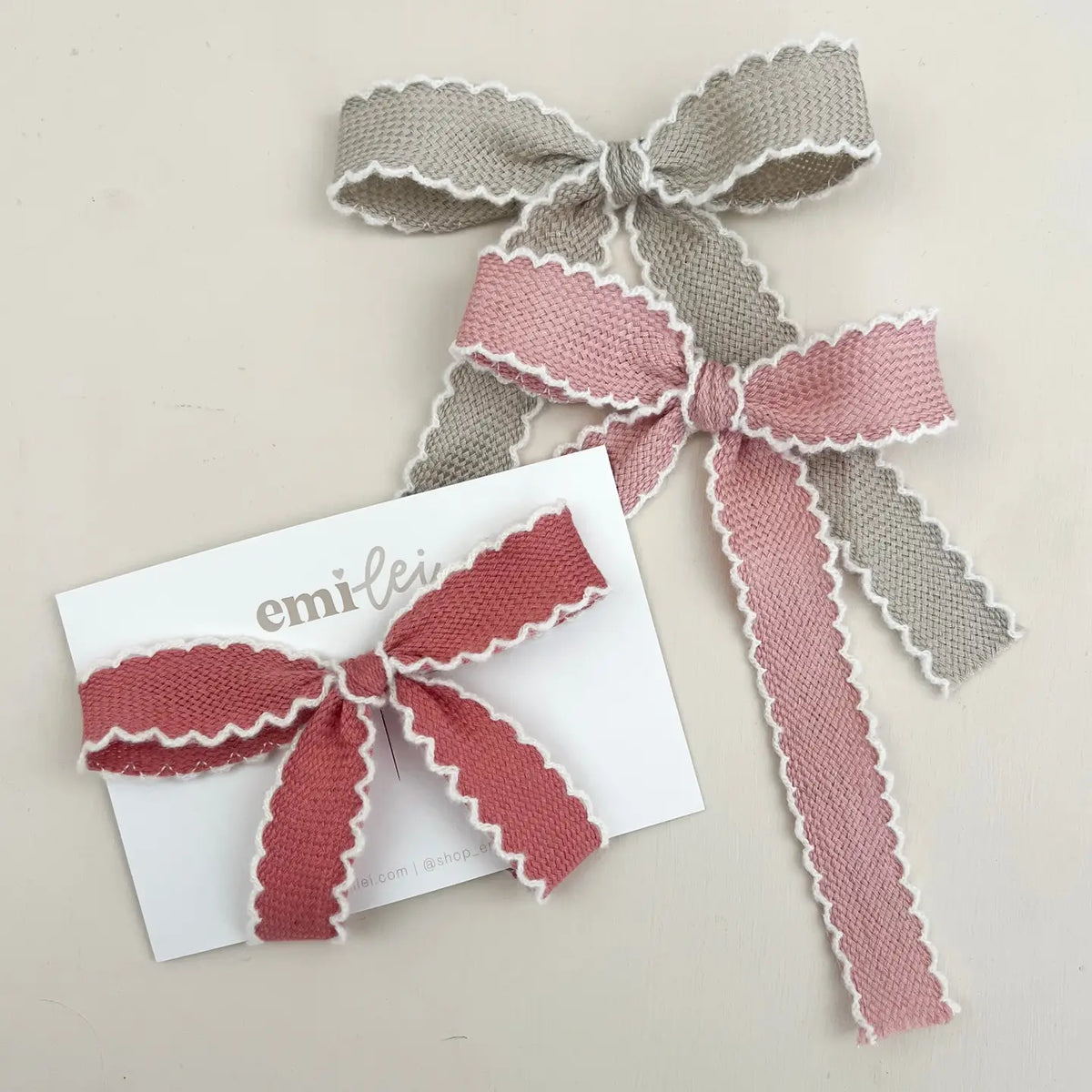 Emi Lei Single Scalloped Long Bow Clips