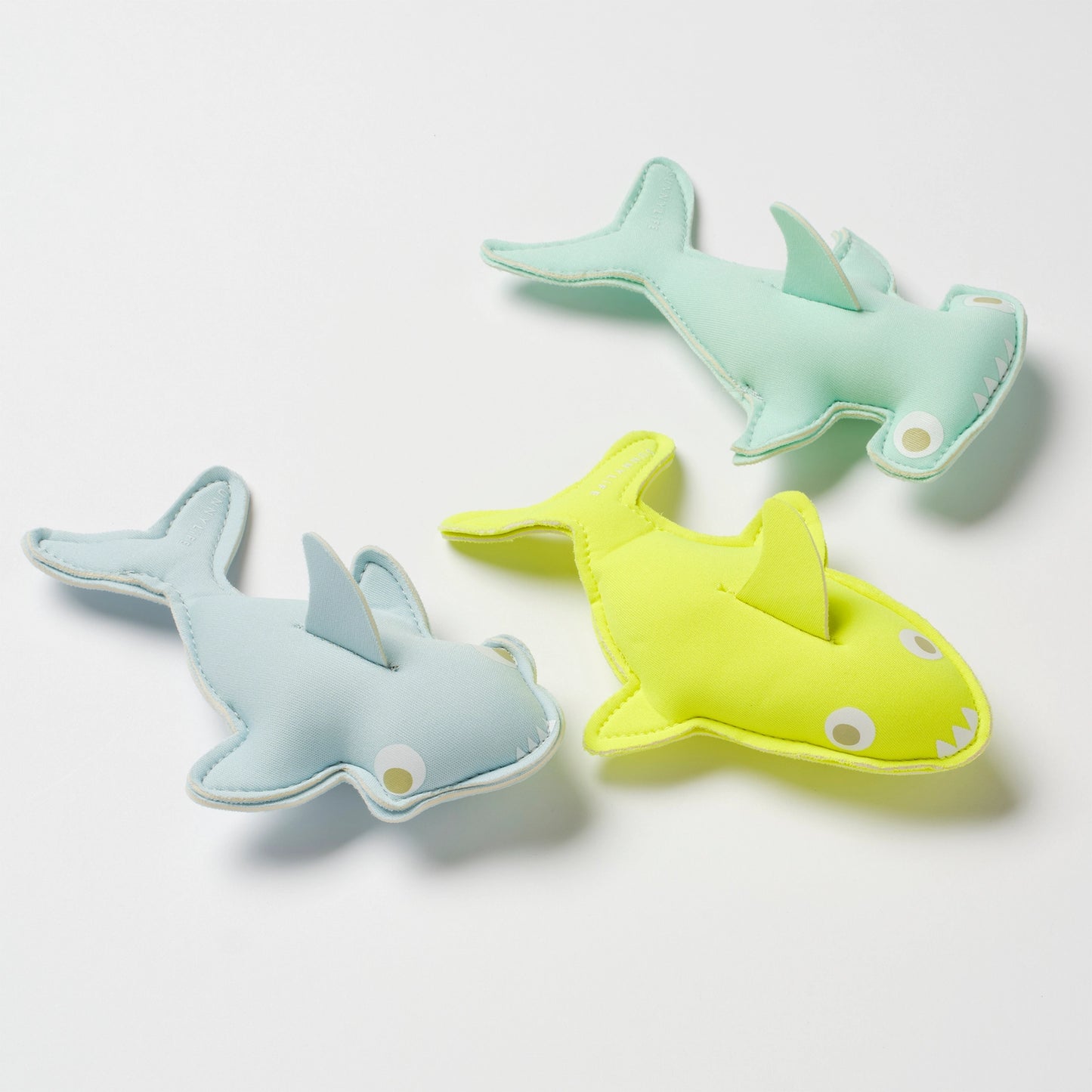 Sunnylife Set of 3 Salty the Shark Dive Buddies