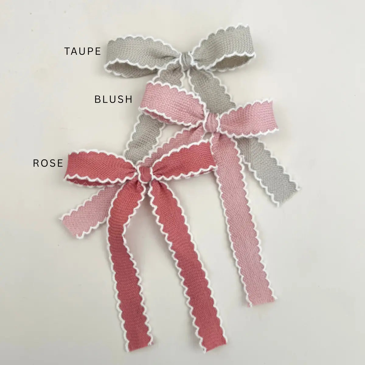Emi Lei Single Scalloped Long Bow Clips