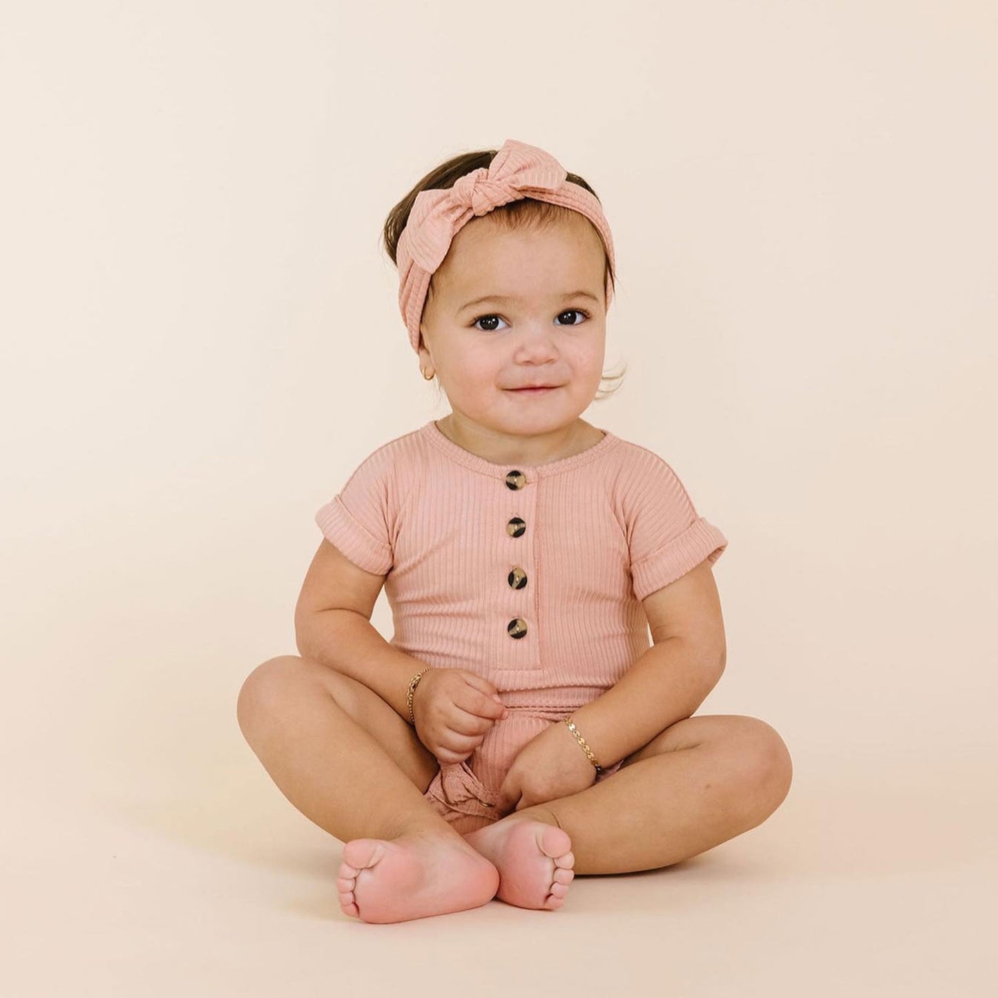 Toddler girl wearing Lou Lou and Company Ribbed Headband - Audrey