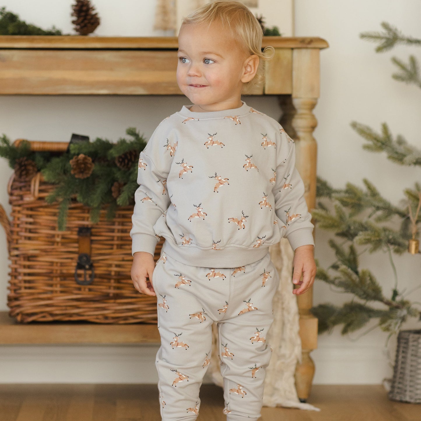Quincy Mae Relaxed Fleece Sweatpant - Reindeer