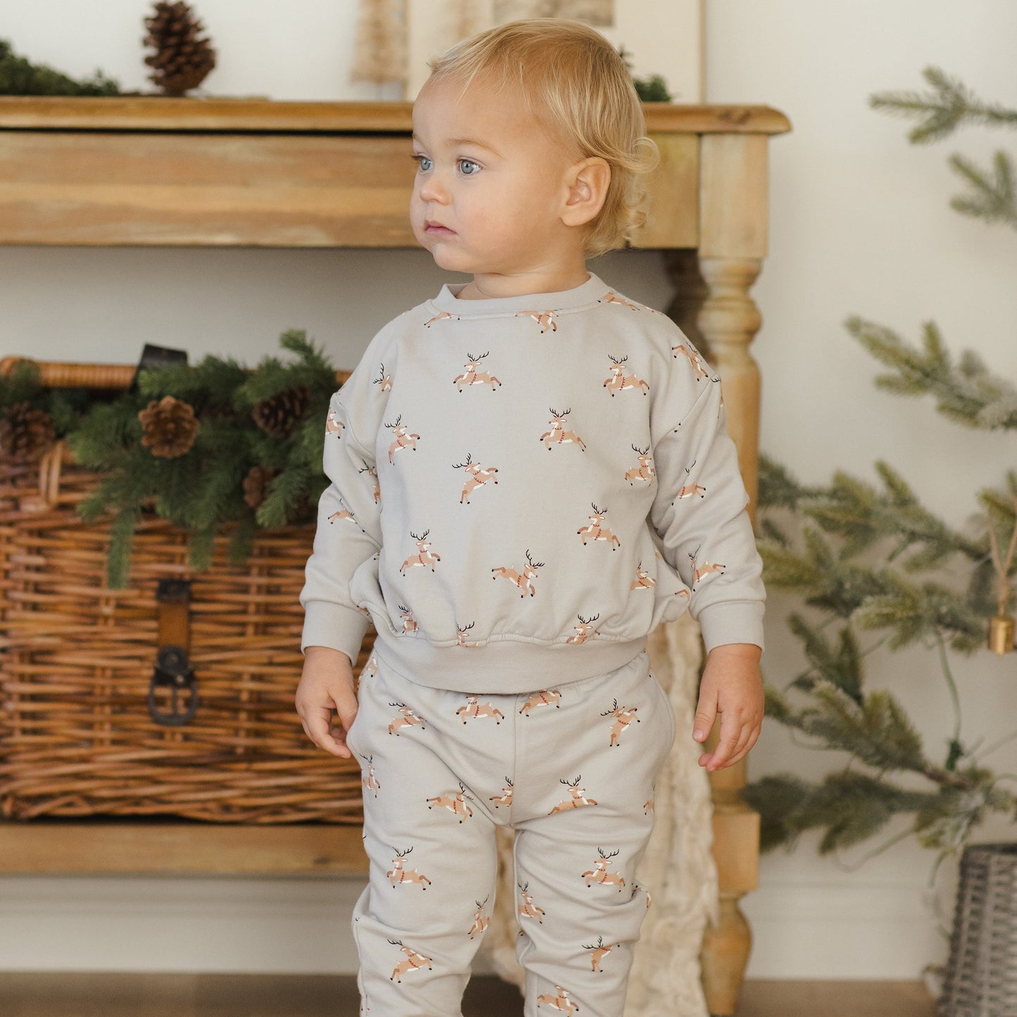 Quincy Mae Relaxed Fleece Sweatpant - Reindeer