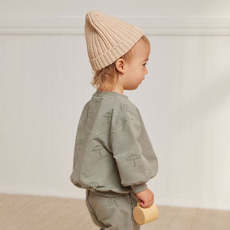 Toddler wearing Quincy Mae Relaxed Fleece Sweatpant - Umbrellas - Basil
