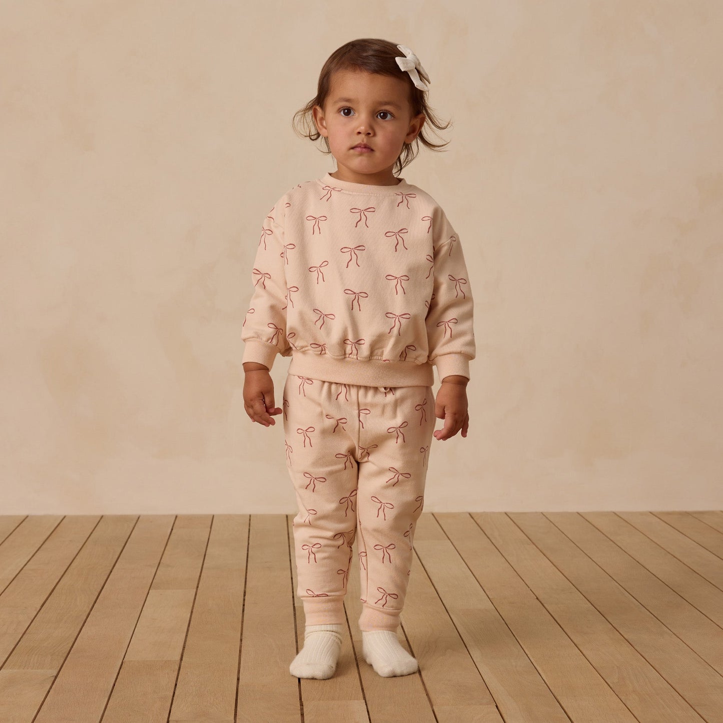 Quincy Mae Relaxed Fleece Sweatpant - Red Bows