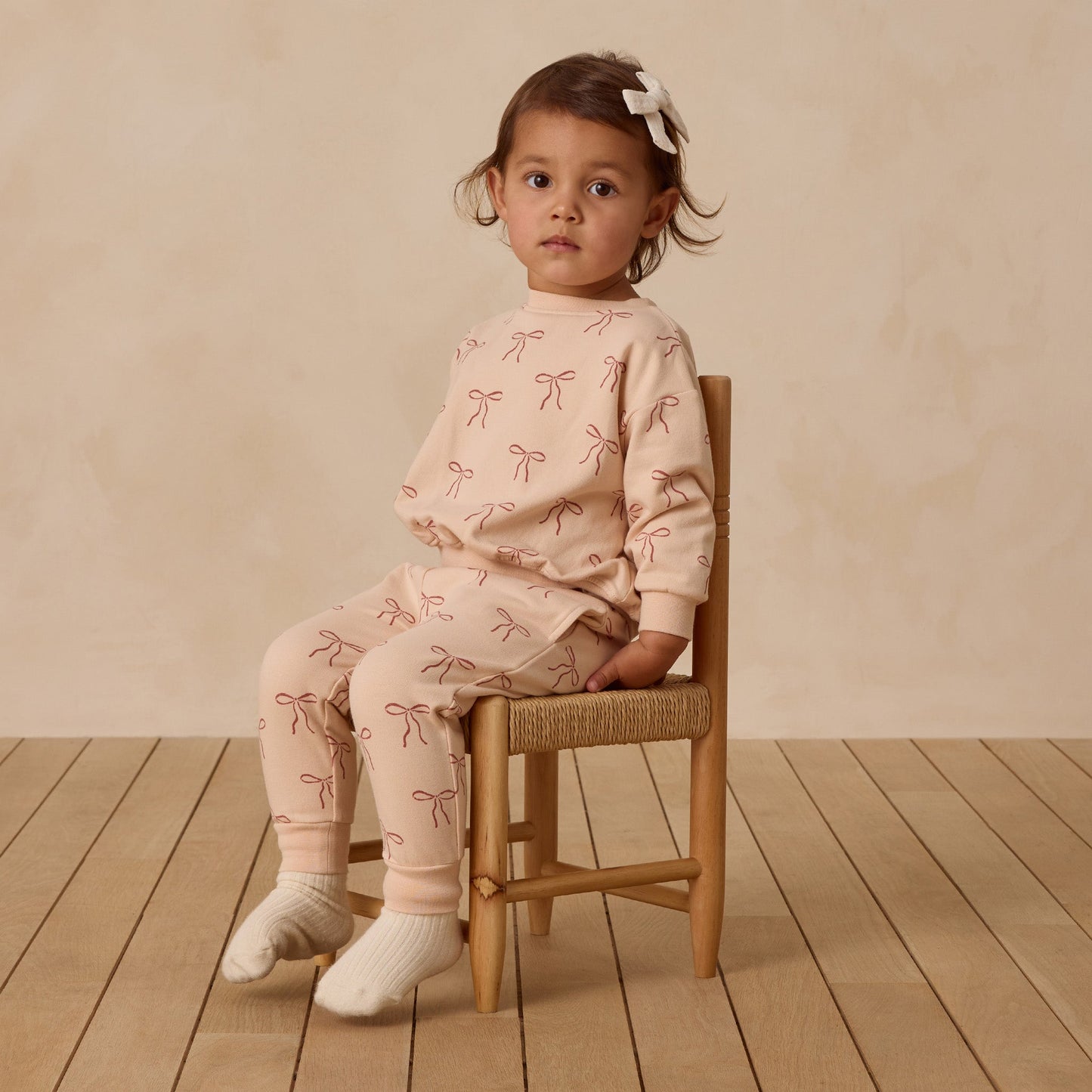 Quincy Mae Relaxed Fleece Sweatpant - Red Bows