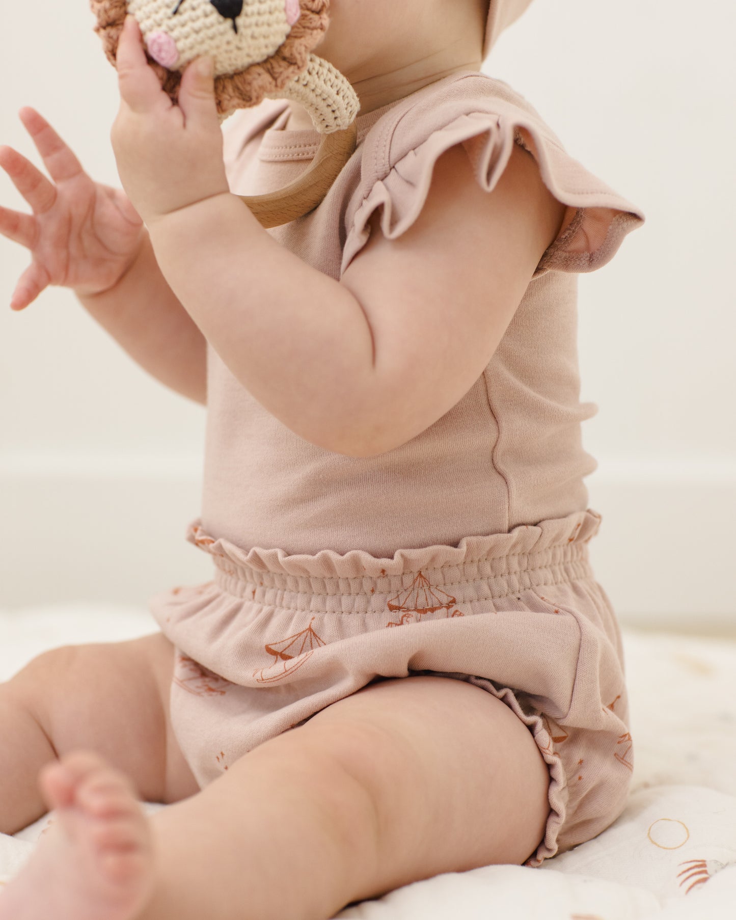 Quincy Mae Flutter Sleeve Bodysuit - Blush