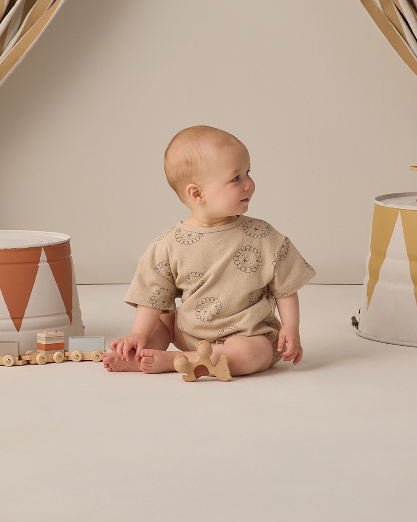 Quincy Mae Relaxed Short Sleeve Bubble Romper - Lion