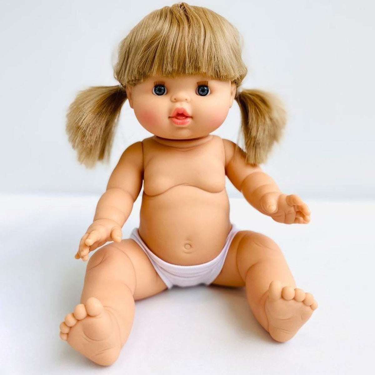 Minikane Paola Reina - Gordis Doll - Yze in Diaper