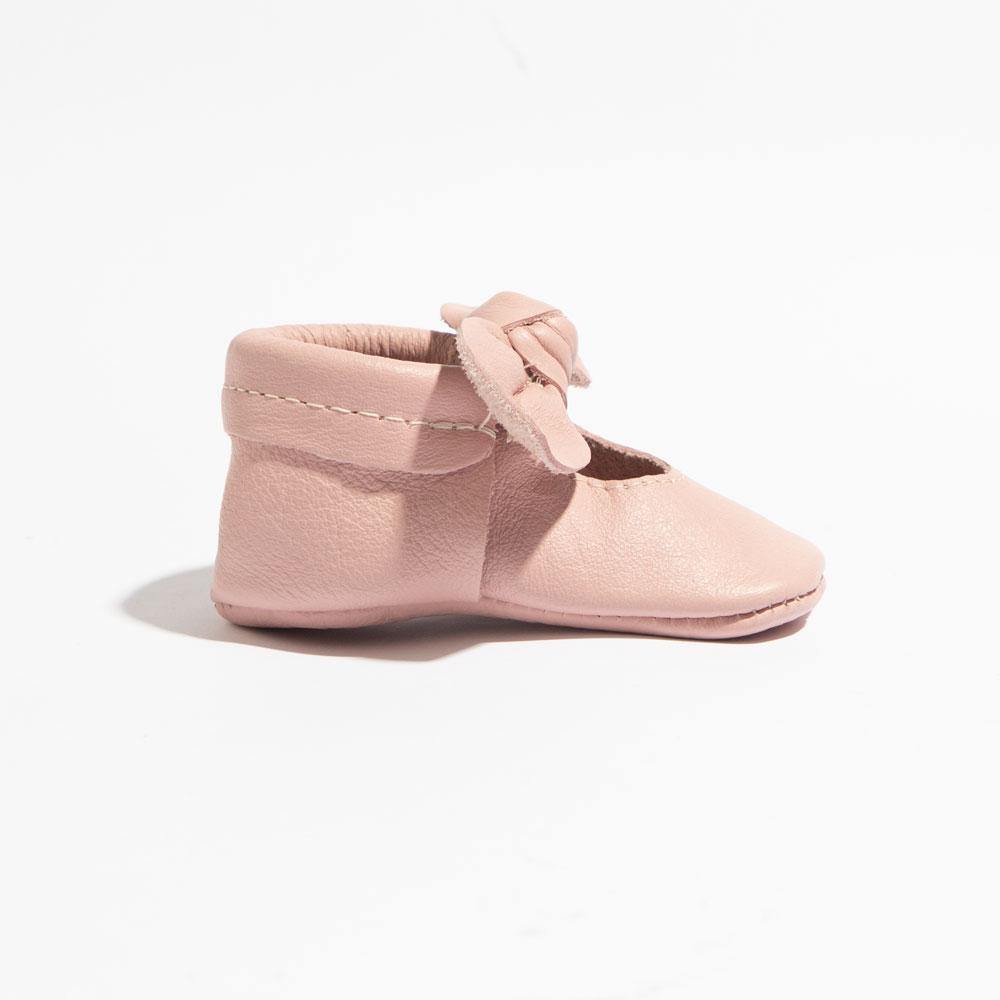 Freshly Picked Knotted Bow Moccasins - Blush