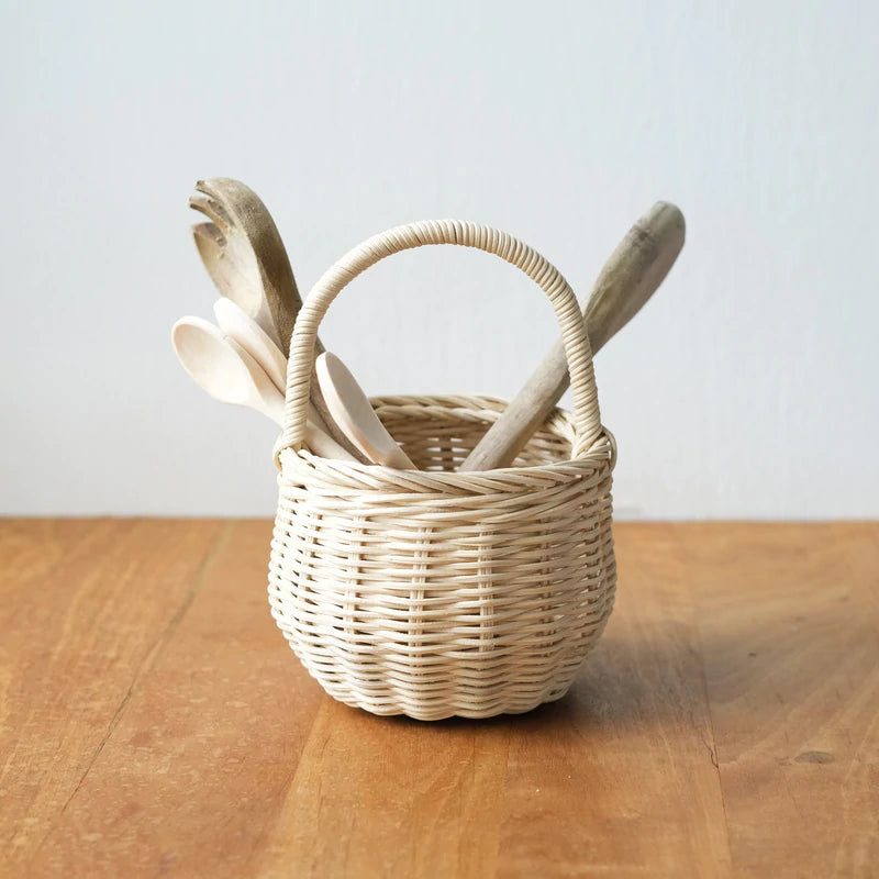 Olli Ella Berry Basket with spoons - Straw