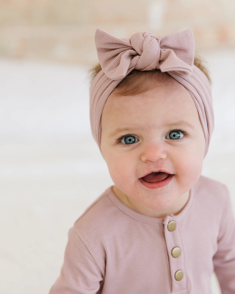 Baby girl wearing Quinn St Ribbed Headband - Rose