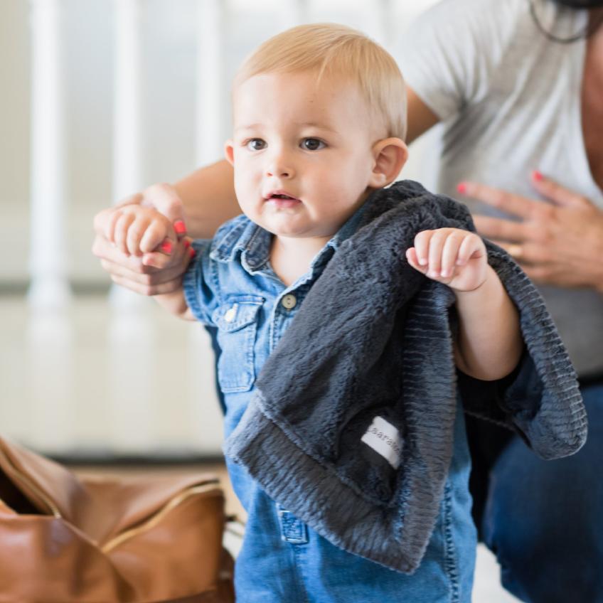 Toddler with Saranoni Mini Lush Blanket - Charcoal
