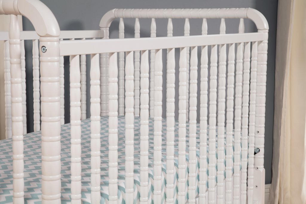 DaVinci Jenny Lind 3-in-1 Convertible Crib - White