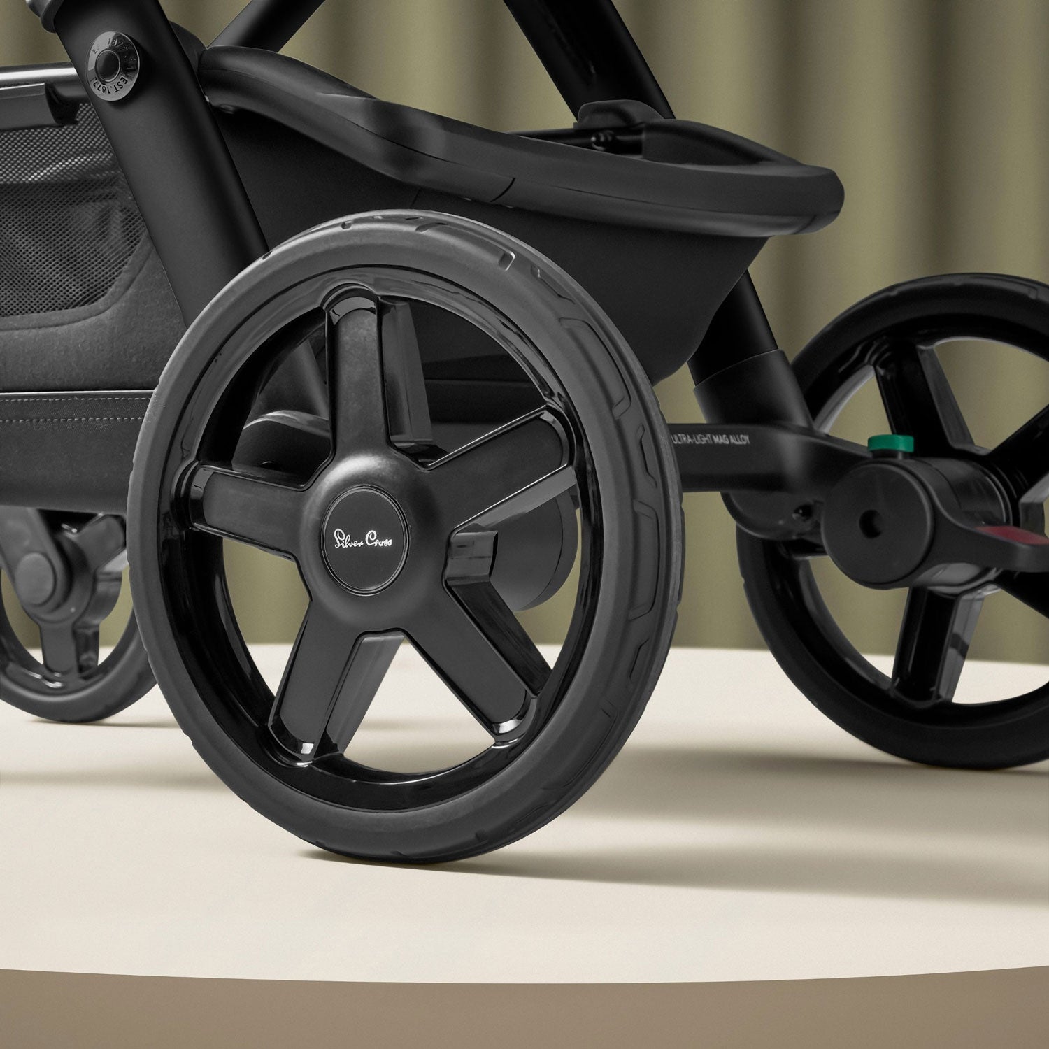 Silver Cross Wave 2022 Single-to-Double Stroller wheels